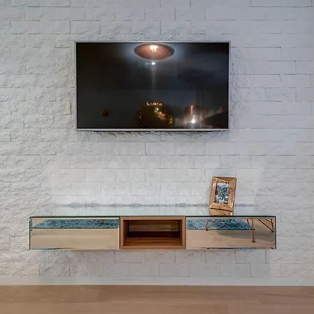 Carnation Апартаменти *